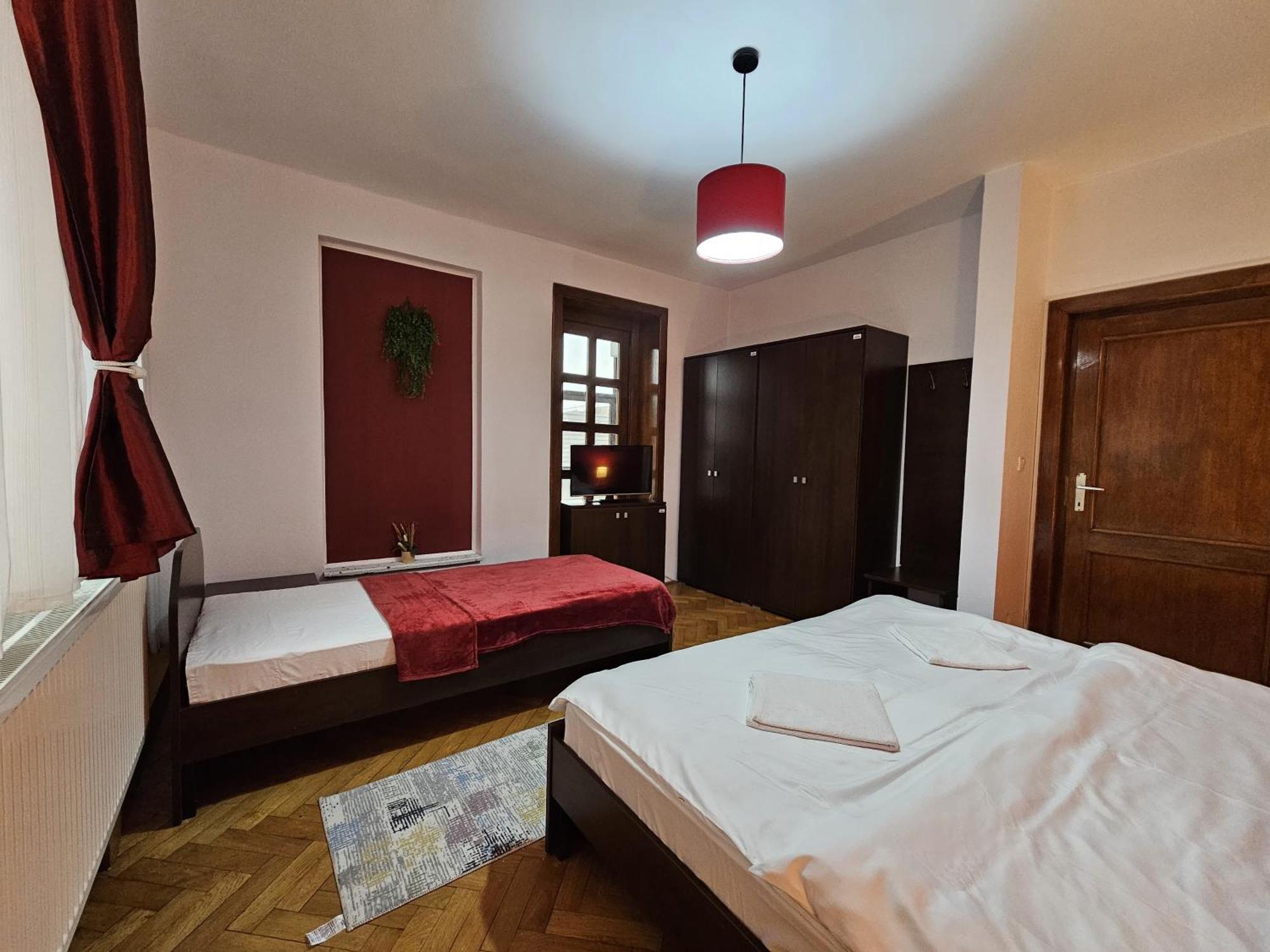 Apartment Zarnesti City Centre Vmp Free Parking Esterno foto