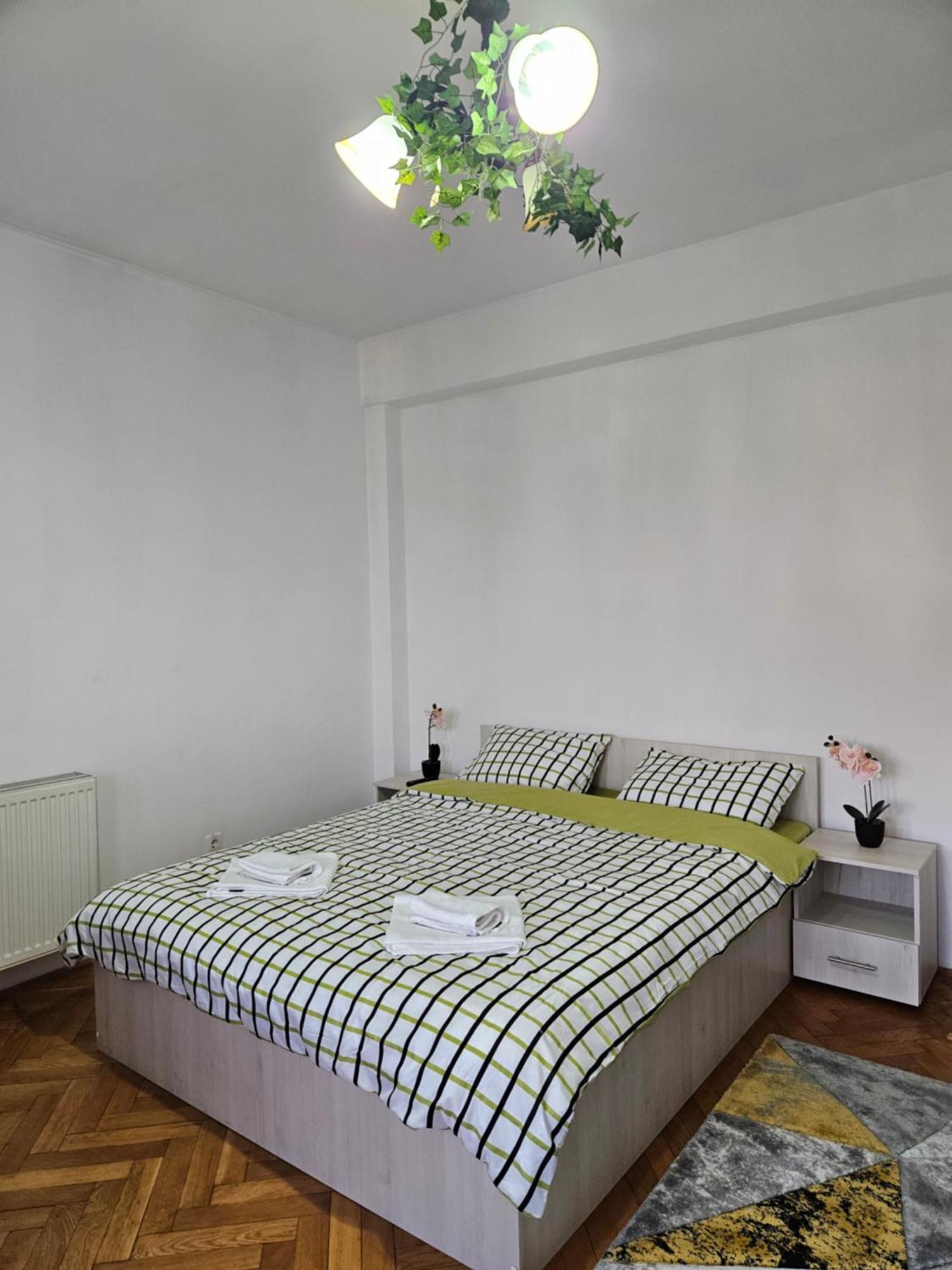 Apartment Zarnesti City Centre Vmp Free Parking Esterno foto