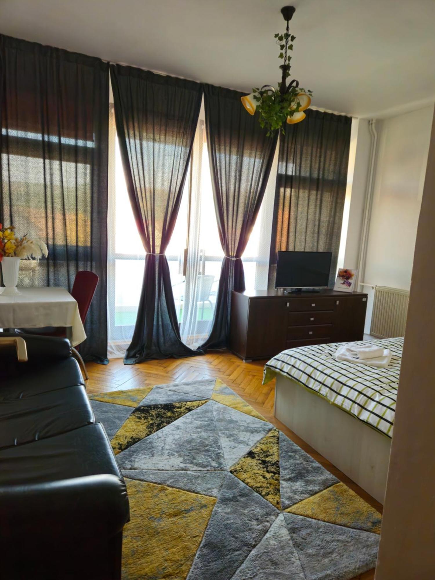 Apartment Zarnesti City Centre Vmp Free Parking Esterno foto