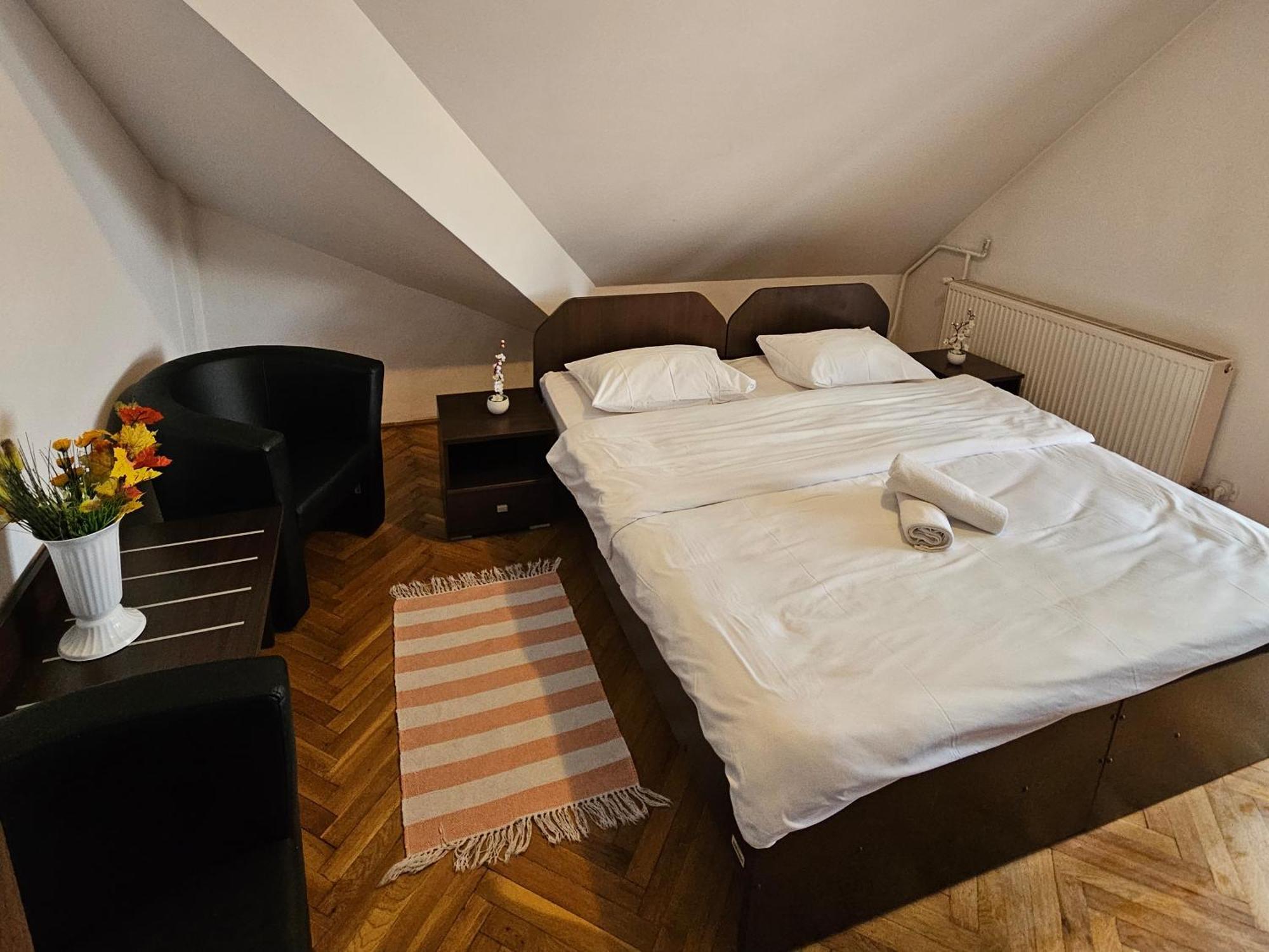 Apartment Zarnesti City Centre Vmp Free Parking Esterno foto