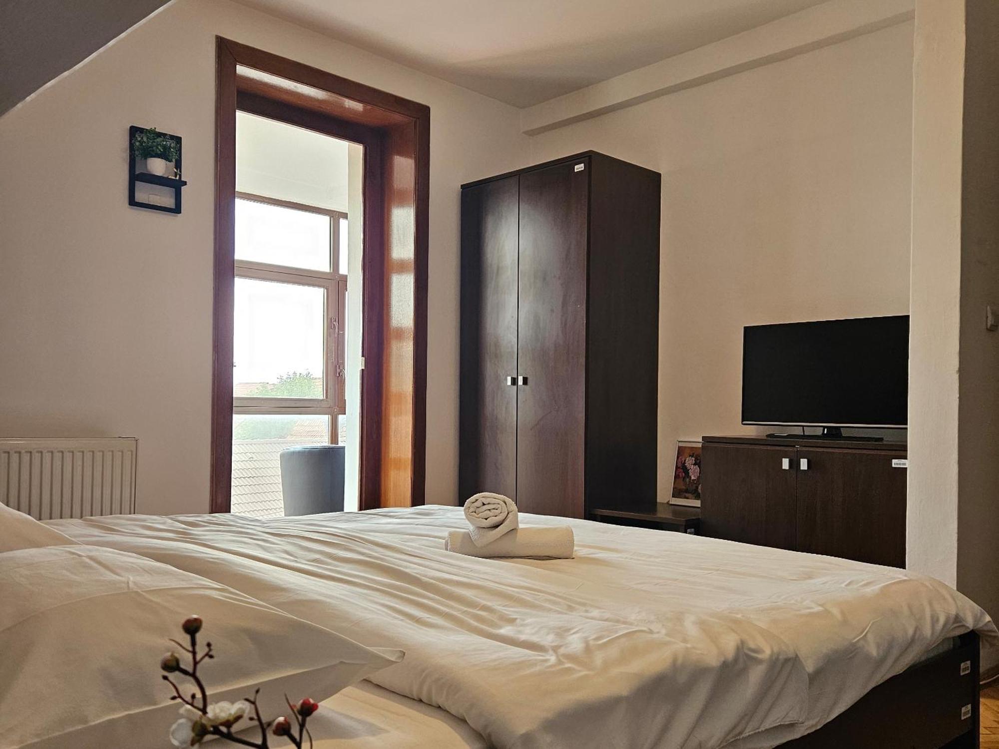 Apartment Zarnesti City Centre Vmp Free Parking Esterno foto
