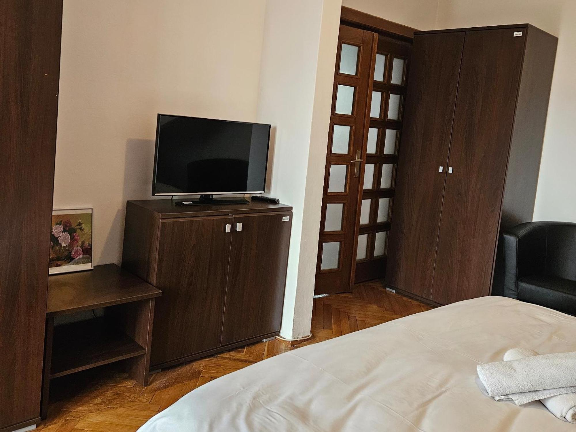 Apartment Zarnesti City Centre Vmp Free Parking Esterno foto